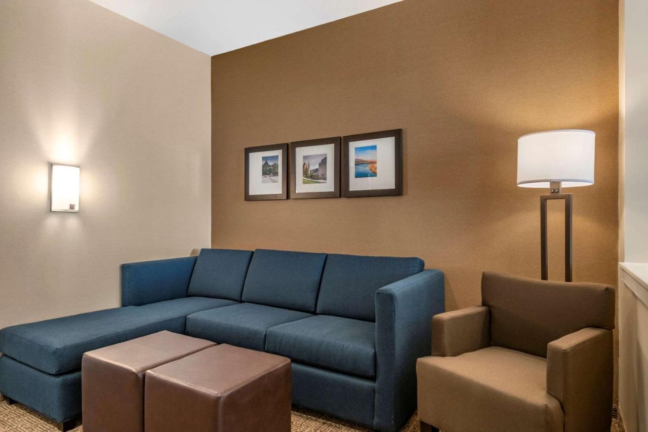 Comfort Suites Camp Hill-Harrisburg West Exterior foto